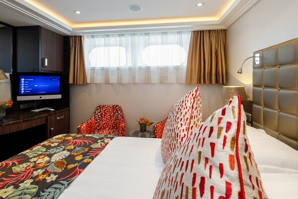 AmaWaterways AmaKristina Accommodation Cat D 4.jpg